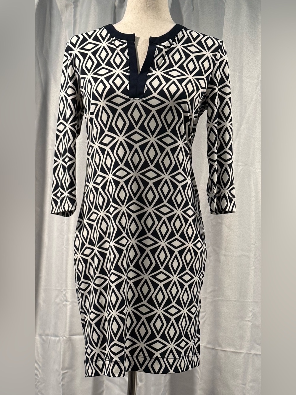 Banana Republic Factory Navy and White Geometric 3/4 Sleeve Dress